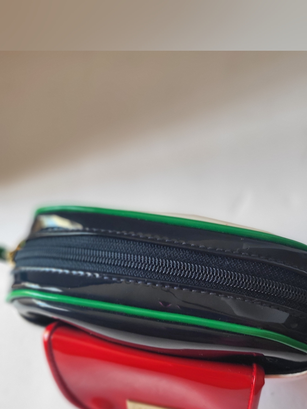 Liz Claiborne White, Red, Blue & Green Crossbody Bag - Picture 5 of 11